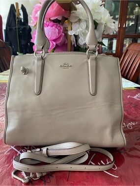 Coach Crossby Carry all Grey Color